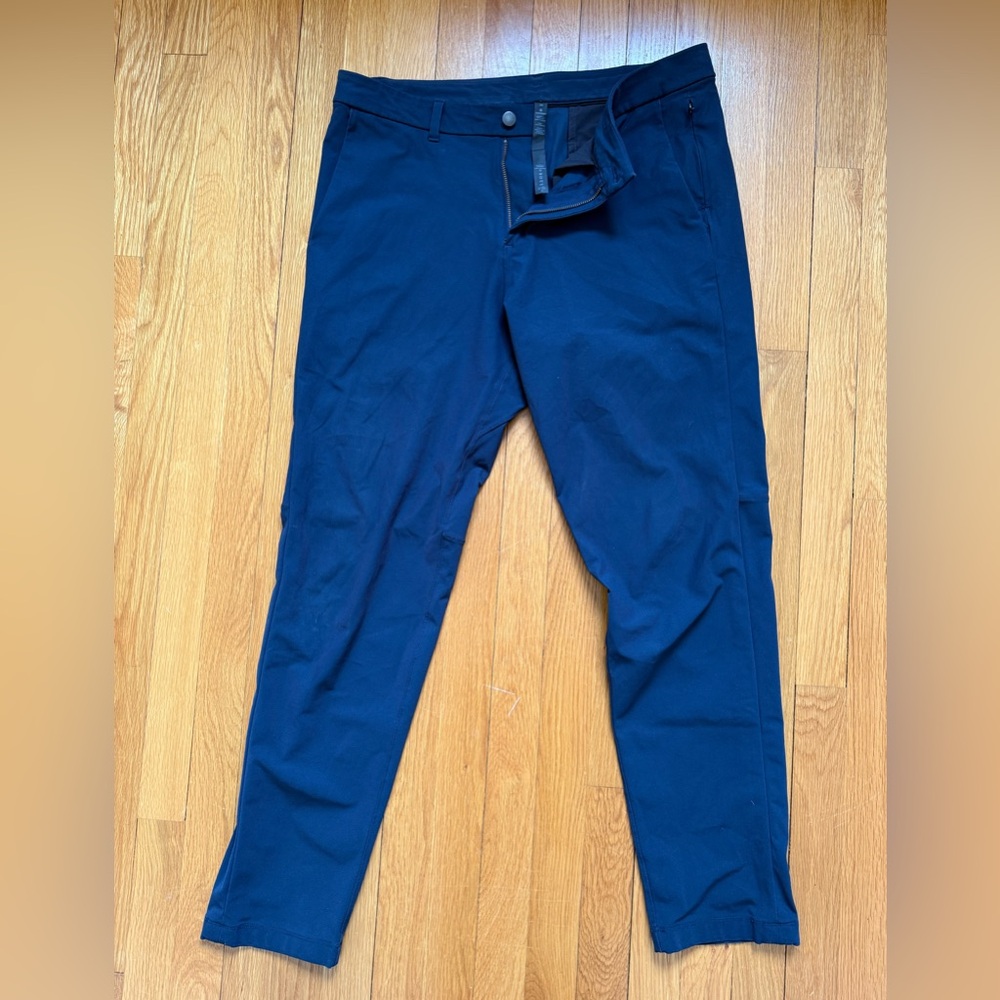 Men’s Lululemon Commission Pant - Size 34 x 32